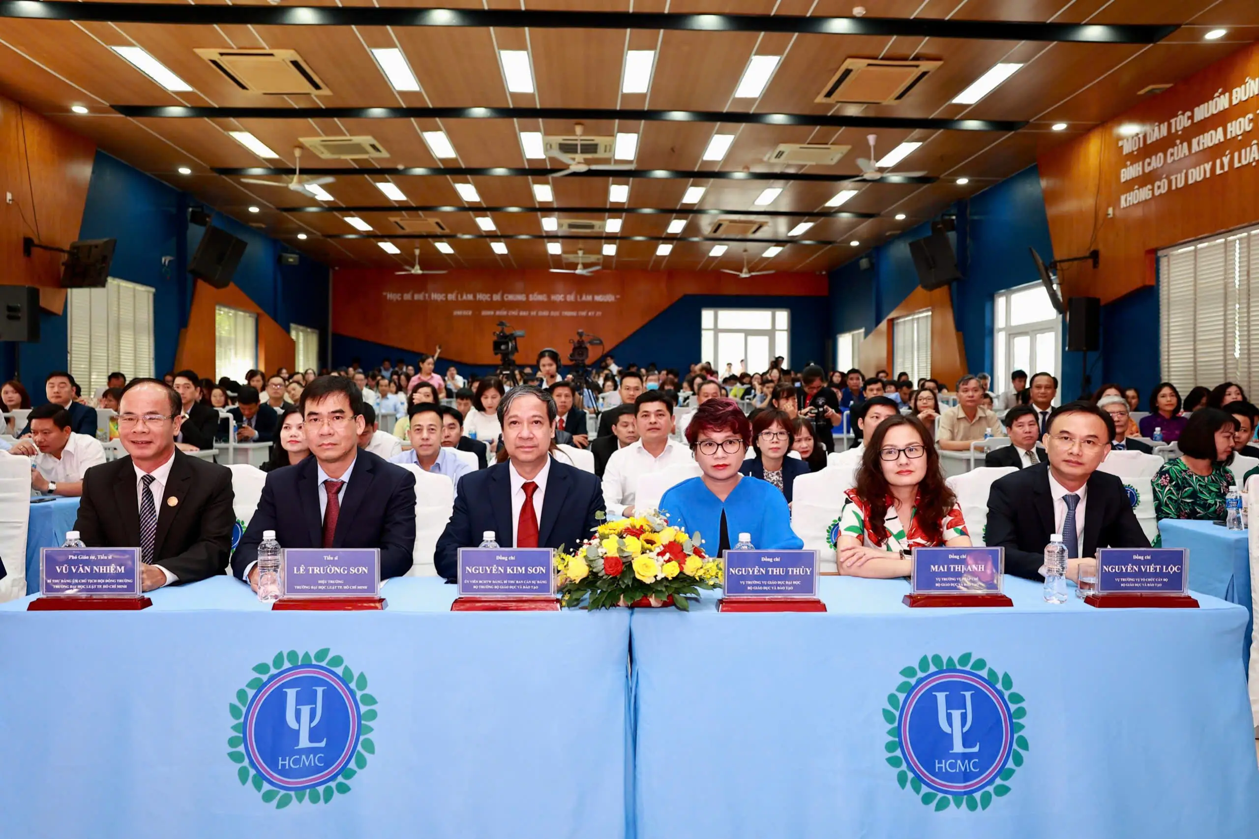 Cơ sở hiện đại